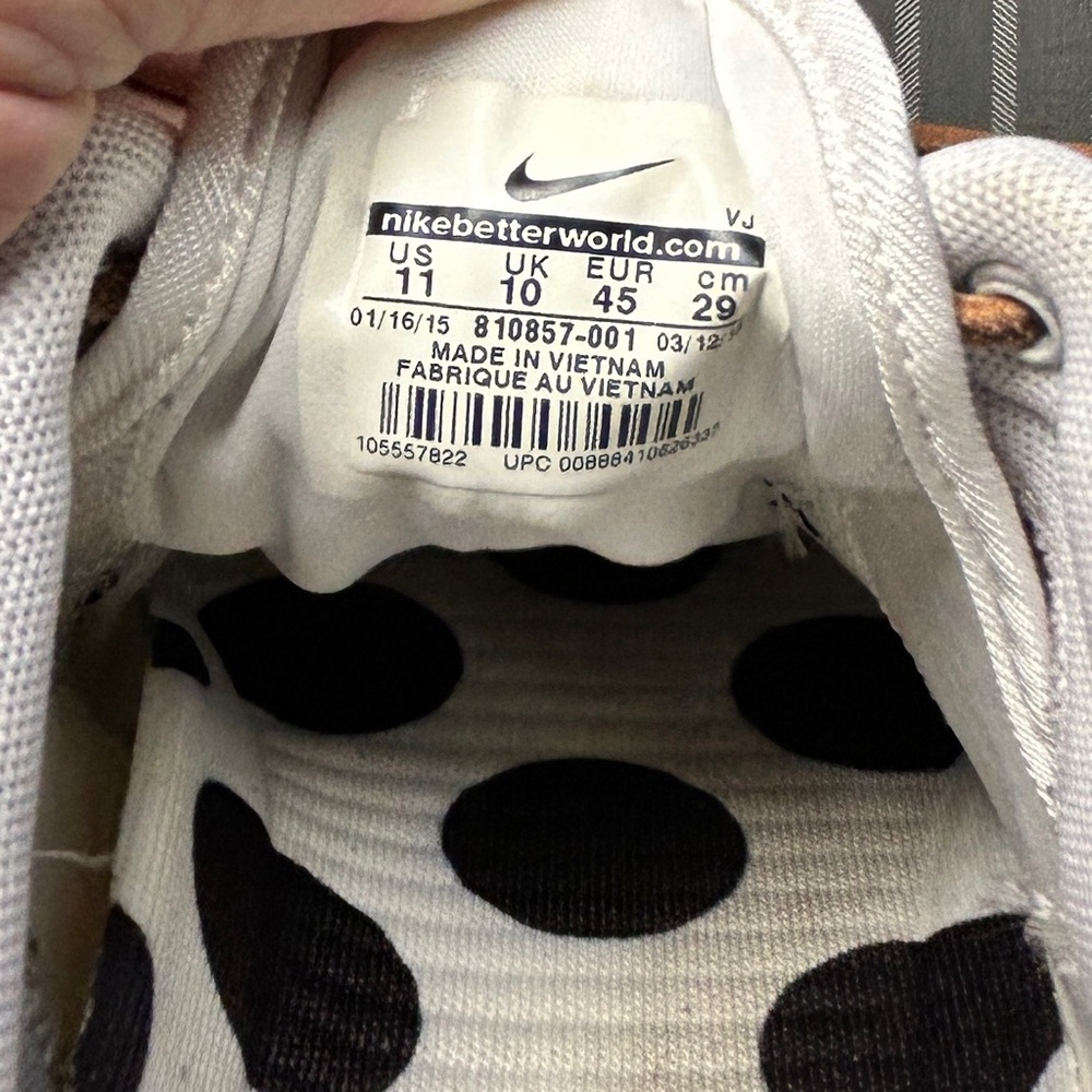 Nike Roshe One NM QS "Polka Dot" pack sneaker in the black and white Men's 11 - Picture 5 of 7